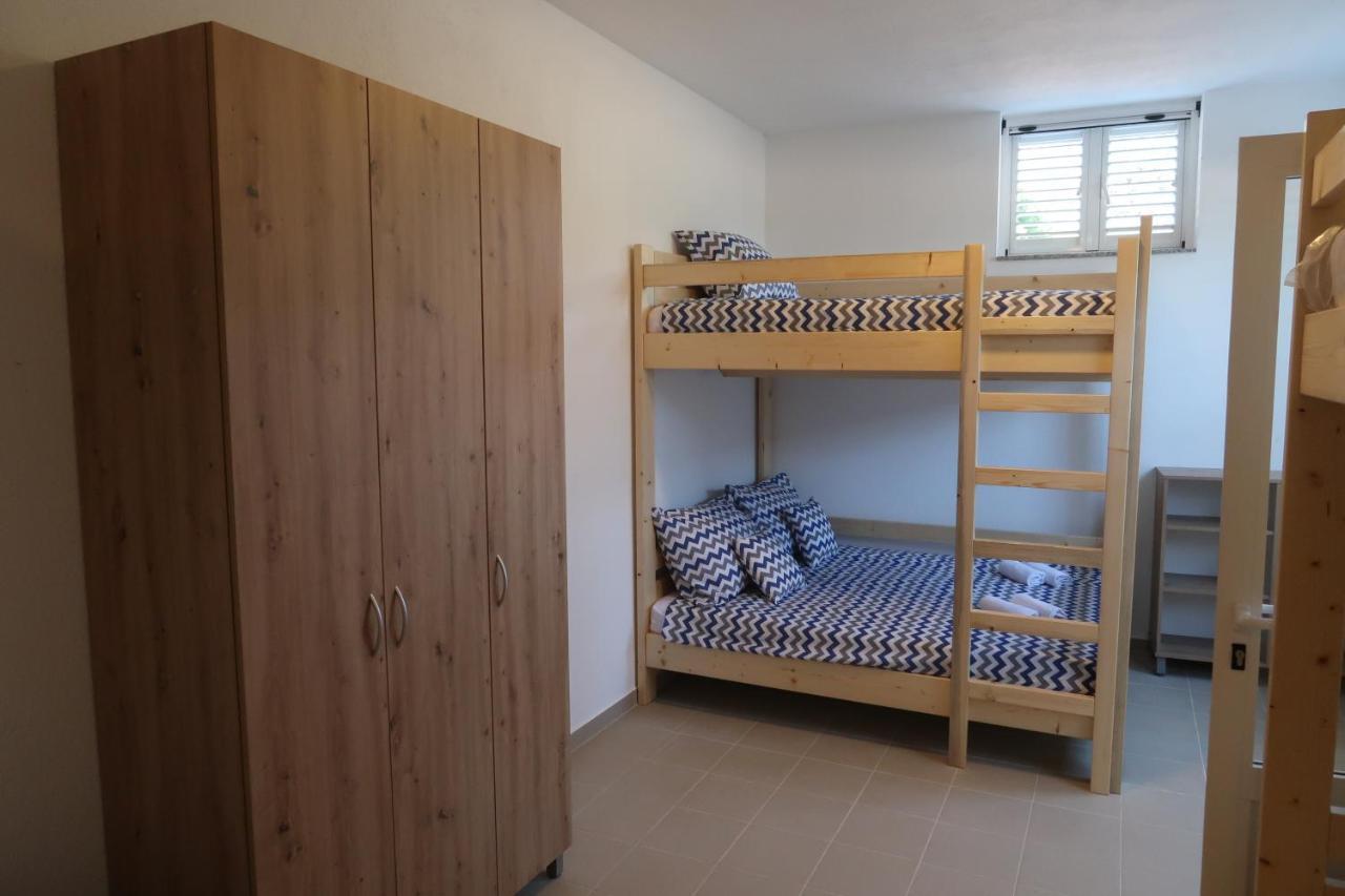 Villa Robinson Olive Tree Huts Čara Exterior foto